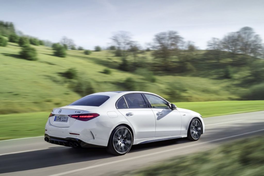 Mercedes presenta la versión AMG 43 para el Clase C 22 Motor16 21C0736 003 Motor16