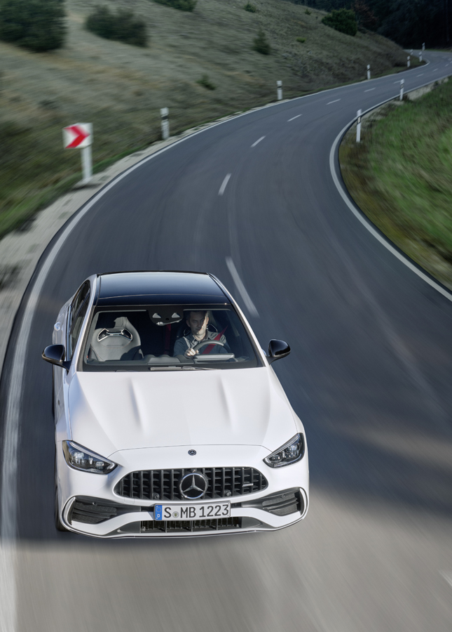Mercedes presenta la versión AMG 43 para el Clase C 24 Motor16 21C0736 006 Motor16