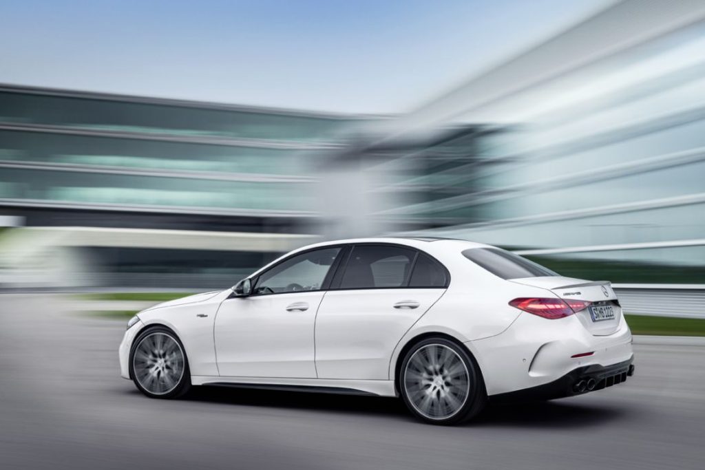 Mercedes presenta la versión AMG 43 para el Clase C 9 Motor16 21C0736 009 Motor16