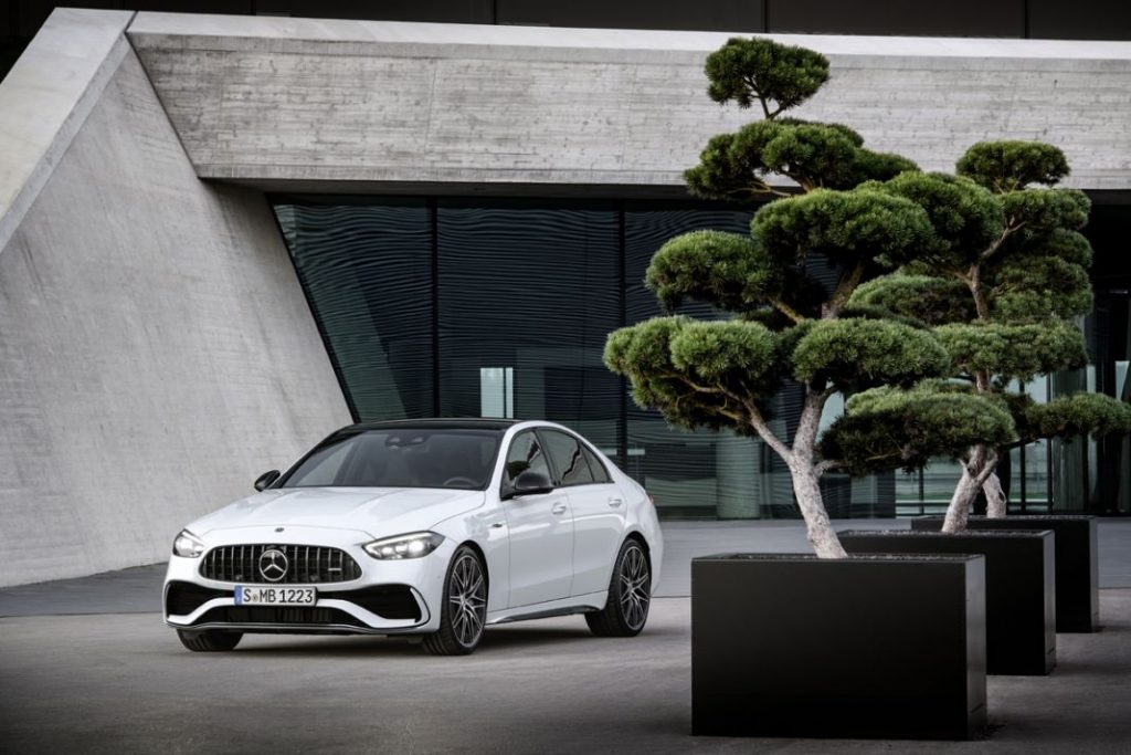 Mercedes presenta la versión AMG 43 para el Clase C 13 Motor16 21C0736 012 Motor16