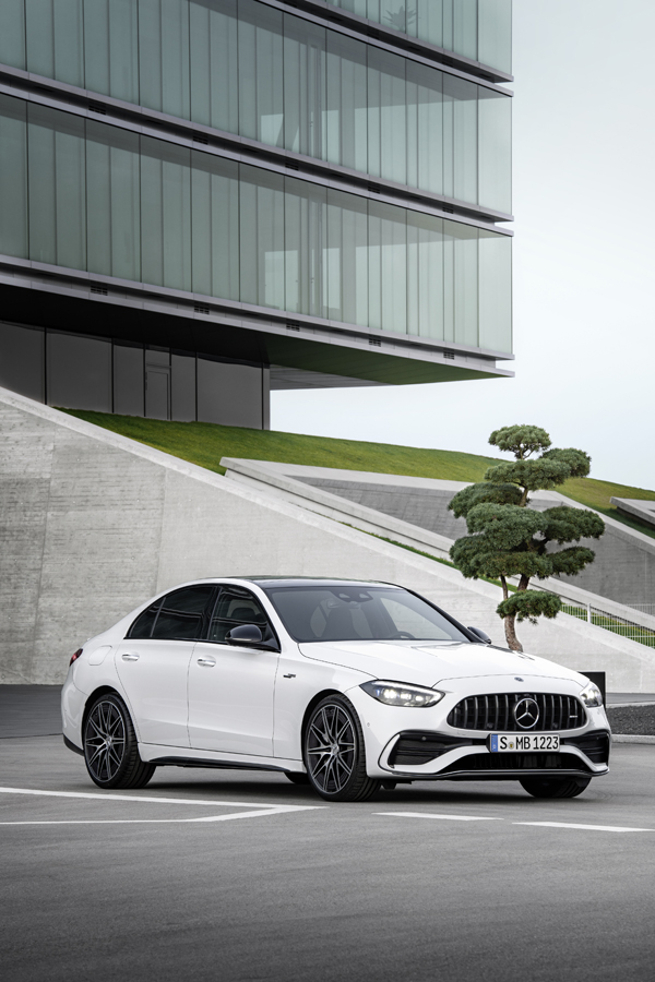 Mercedes presenta la versión AMG 43 para el Clase C 34 Motor16 21C0736 017 Motor16