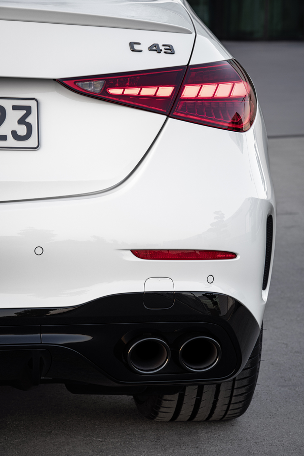 Mercedes presenta la versión AMG 43 para el Clase C 37 Motor16 21C0736 020 Motor16