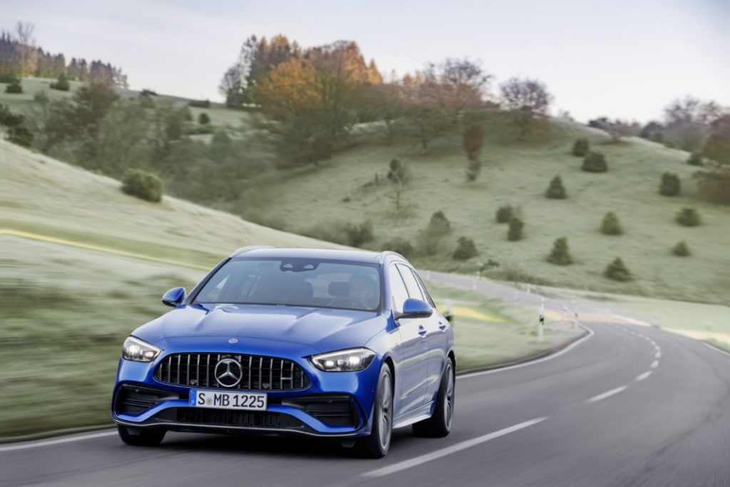 Mercedes presenta la versión AMG 43 para el Clase C 6 Motor16 21C0737 001 Motor16