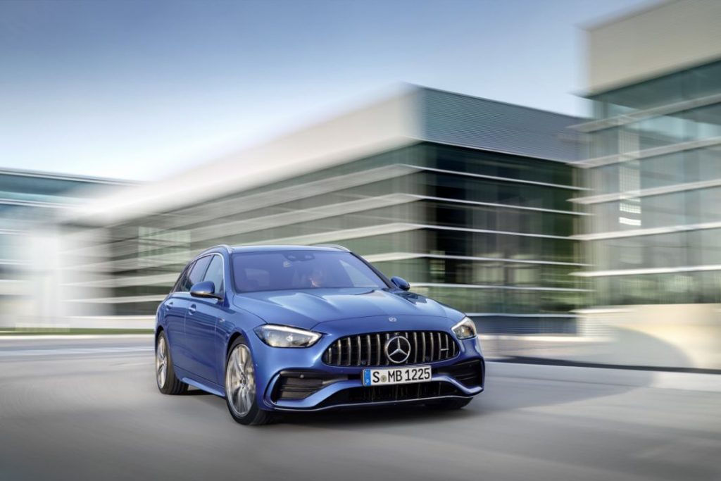 Mercedes presenta la versión AMG 43 para el Clase C 48 Motor16 21C0737 011 Motor16