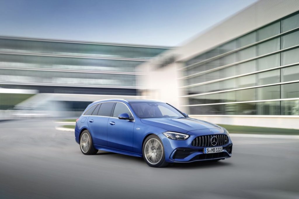 Mercedes presenta la versión AMG 43 para el Clase C 49 Motor16 21C0737 012 Motor16