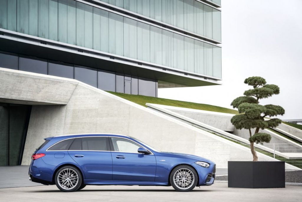 Mercedes presenta la versión AMG 43 para el Clase C 57 Motor16 21C0737 021 Motor16