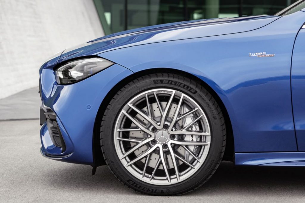 Mercedes presenta la versión AMG 43 para el Clase C 59 Motor16 21C0737 023 Motor16