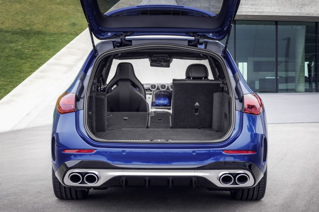 Mercedes presenta la versión AMG 43 para el Clase C 61 Motor16 21C0737 025 Motor16