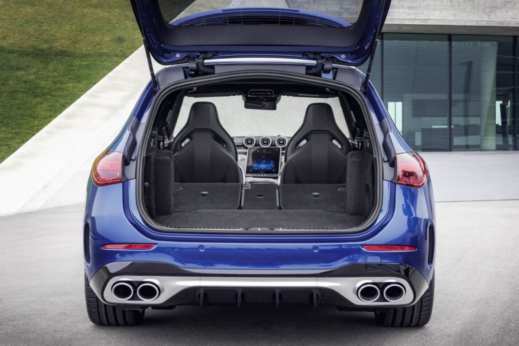 Mercedes presenta la versión AMG 43 para el Clase C 62 Motor16 21C0737 026 Motor16