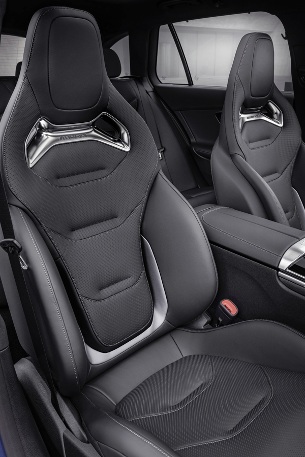 Mercedes presenta la versión AMG 43 para el Clase C 20 Motor16 21C0737 034 Motor16