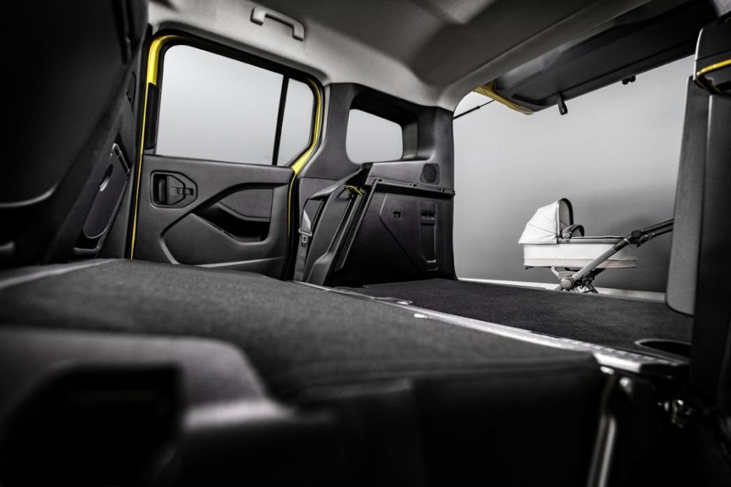 Mercedes-Benz amplía su gama de familiares con la nueva Clase T 9 Motor16 22C0092 099 Motor16