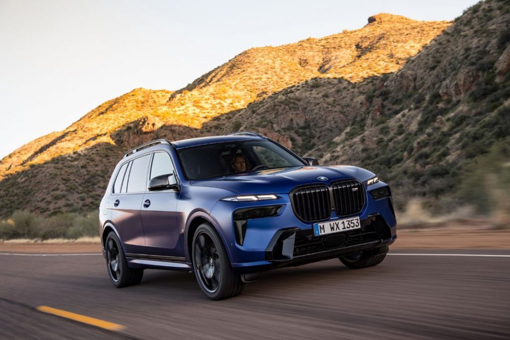 BMW llama a revisión casi 80.000 coches. 10 de ellos Rolls-Royce Spectre 1 Motor16 2023 BMW X7. Imagen movimiento.