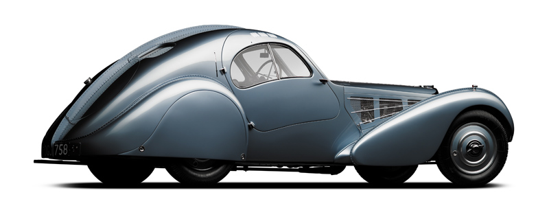 La exposición de coches que batió récords en el Guggenheim Bilbao 9 Motor16 Exposicion Moticon Guggenheim 1936 Bugatti 57SC Atlantic 57374 rear 3q Motor16