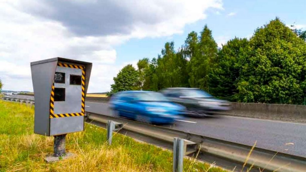 Descubre el número de radares de la DGT que nos vigilan, y no son pocos 2 Motor16 FIjo Motor16