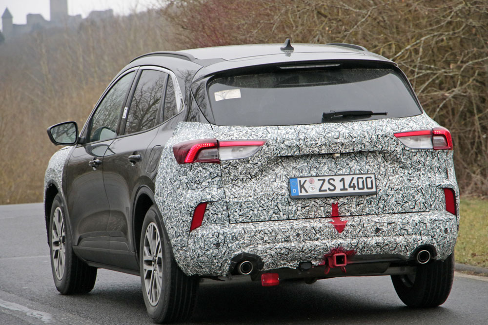 El Ford Kuga se hace un 'lifting' 11 Motor16 FORD KUGA 2022 10 Motor16