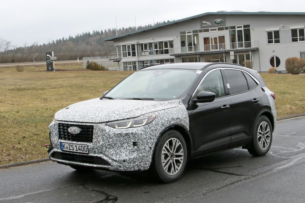 El Ford Kuga se hace un 'lifting' 6 Motor16 FORD KUGA 2022 3 Motor16