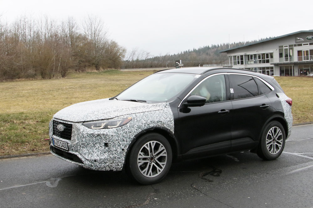 El Ford Kuga se hace un 'lifting' 5 Motor16 FORD KUGA 2022 4 Motor16