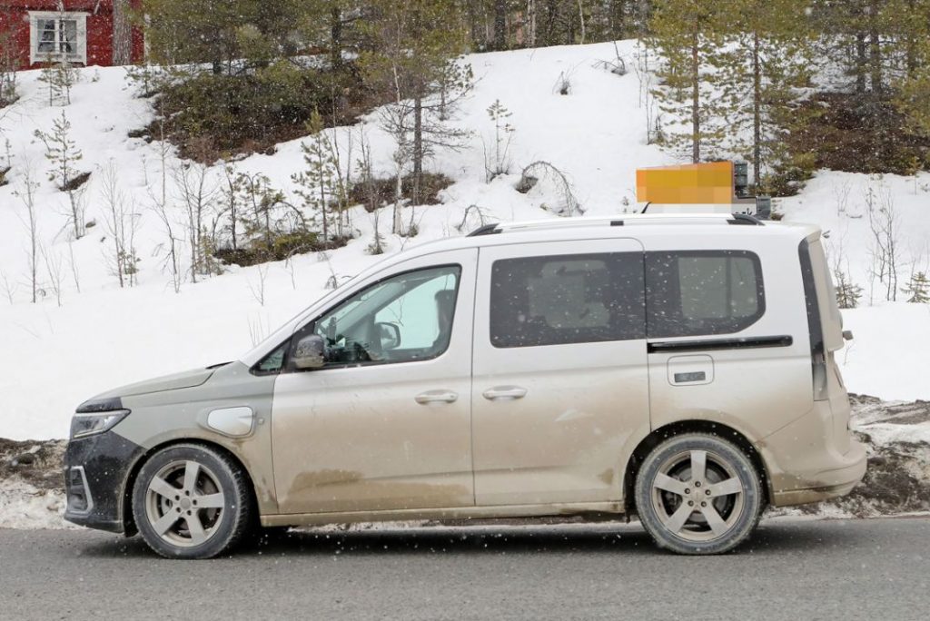 El próximo Ford Tourneo Connect juega al despiste. ¿Es un Ford? ¿Es un Volkswagen? 9 Motor16 Ford Tourneo Connect PHEV 6 1 Motor16