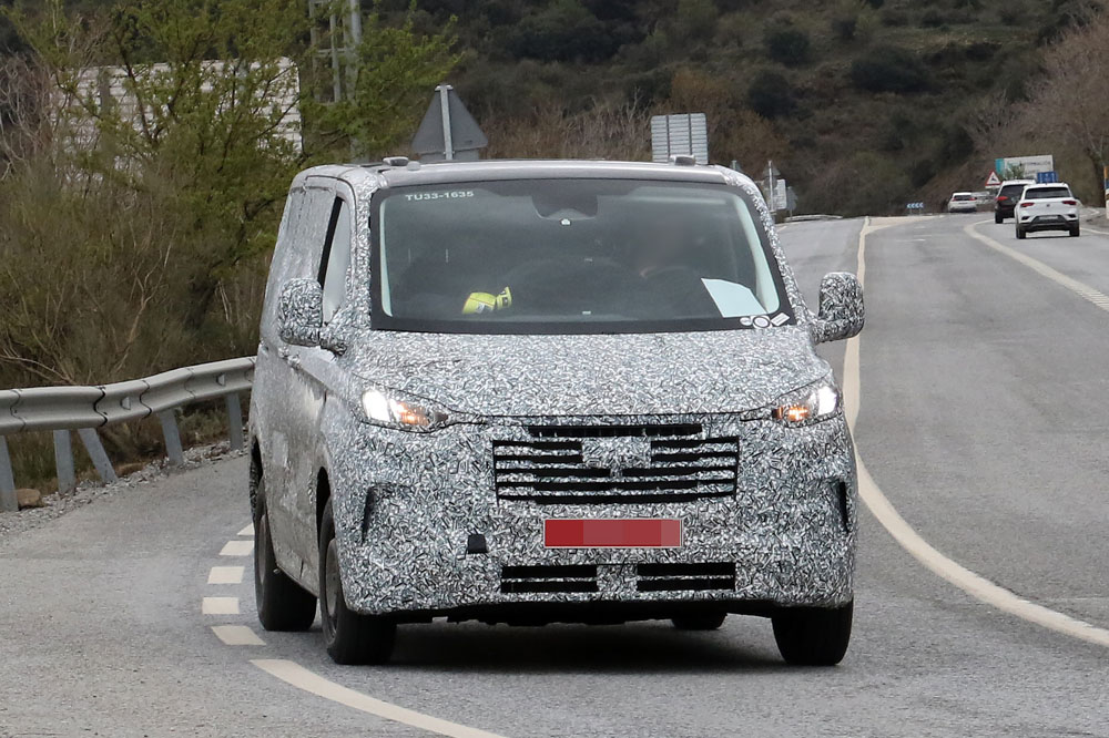 Ford Transit Custom 2023: la primera Transit eléctrica está en camino 14 Motor16 Ford Transit Custom 10 Motor16