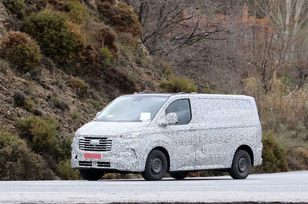 Ford Transit Custom 2023: la primera Transit eléctrica está en camino 7 Motor16 Ford Transit Custom 3 Motor16