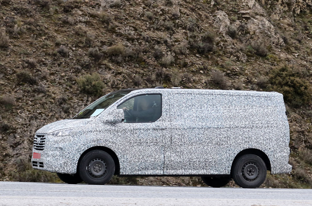 Ford Transit Custom 2023: la primera Transit eléctrica está en camino 9 Motor16 Ford Transit Custom 5 1 Motor16
