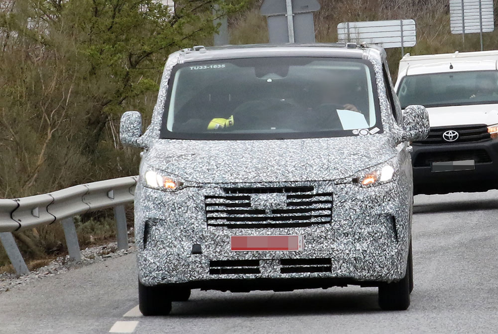 Ford Transit Custom 2023: la primera Transit eléctrica está en camino 13 Motor16 Ford Transit Custom 9 1 Motor16