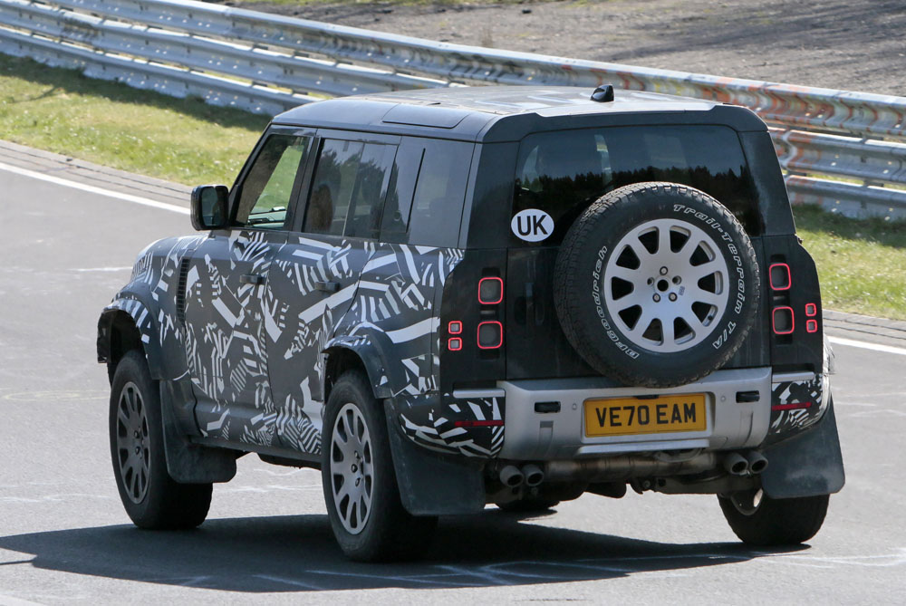 Land Rover Defender V8 based mule 12 Motor16
