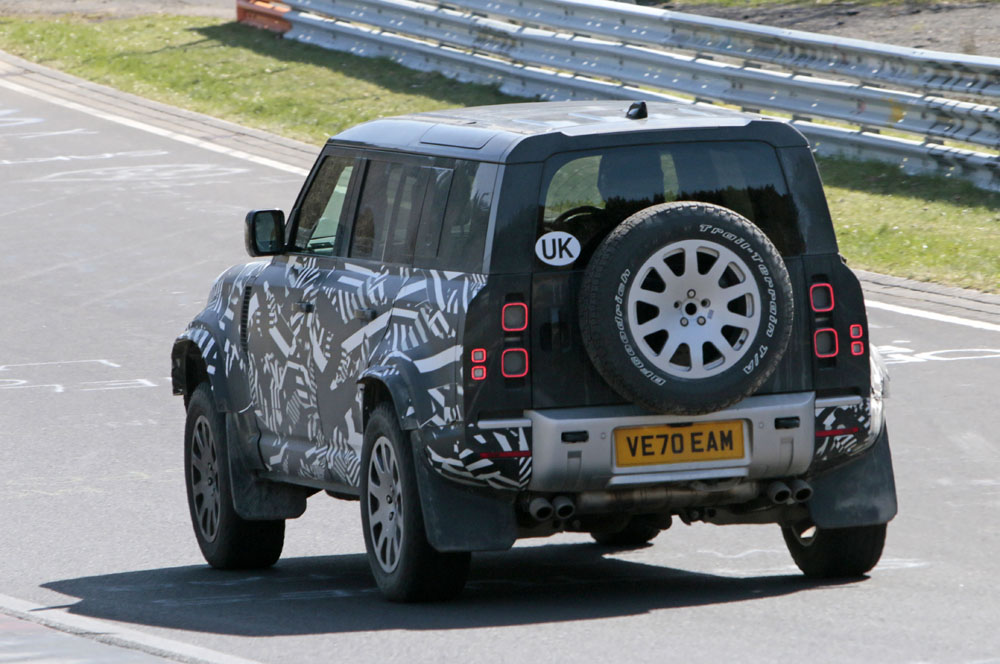 Land Rover Defender V8 based mule 13 Motor16