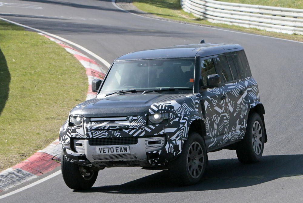 Land Rover Defender V8 based mule 2 Motor16