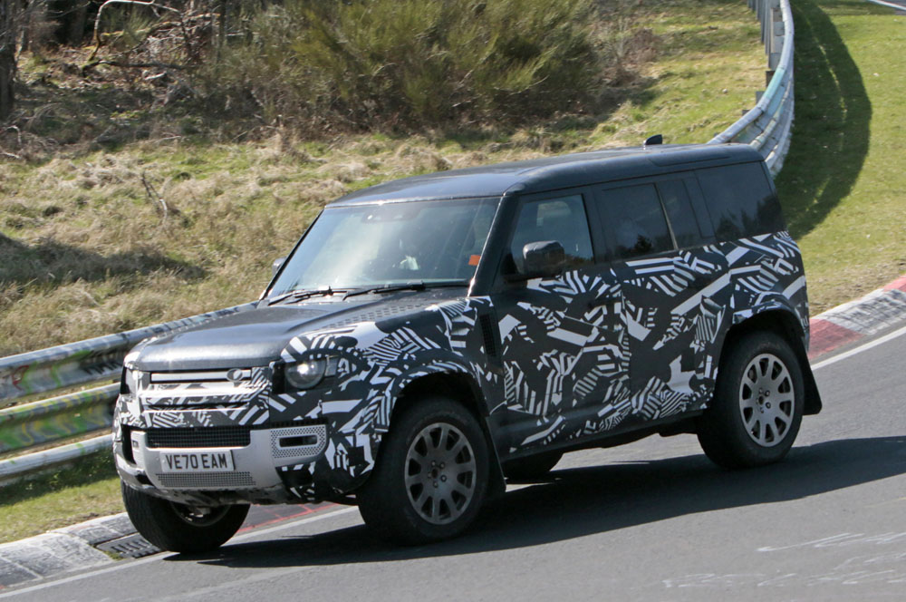 Land Rover Defender V8 based mule 3 Motor16