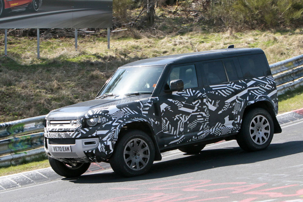Land Rover Defender V8 based mule 4 Motor16