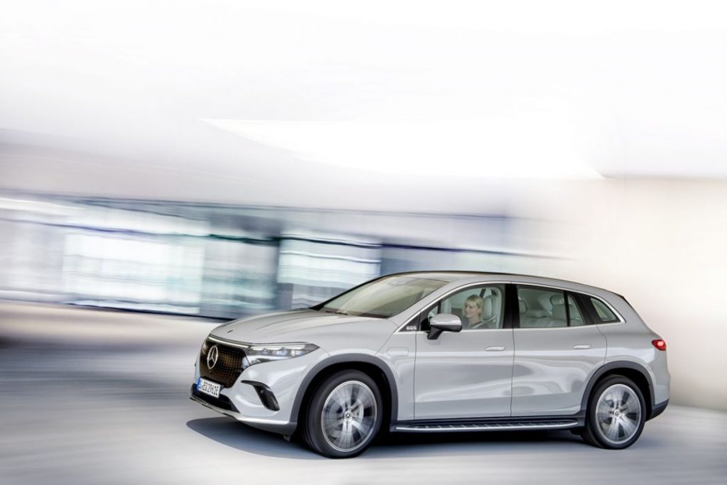 Mercedes EQS SUV 12 Motor16