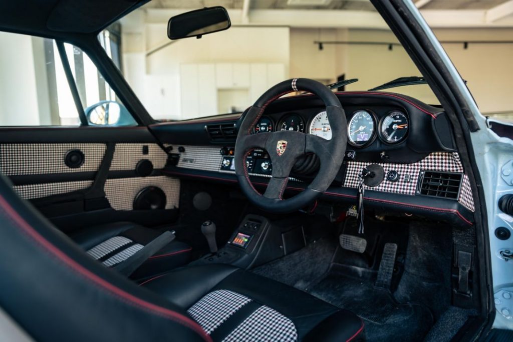 El Porsche 911 (964) podrá seguir teniendo versiones eléctricas gracias a Everrati y Aria 17 Motor16 Porsche 911 964 Gulf Signature Edition10 Motor16