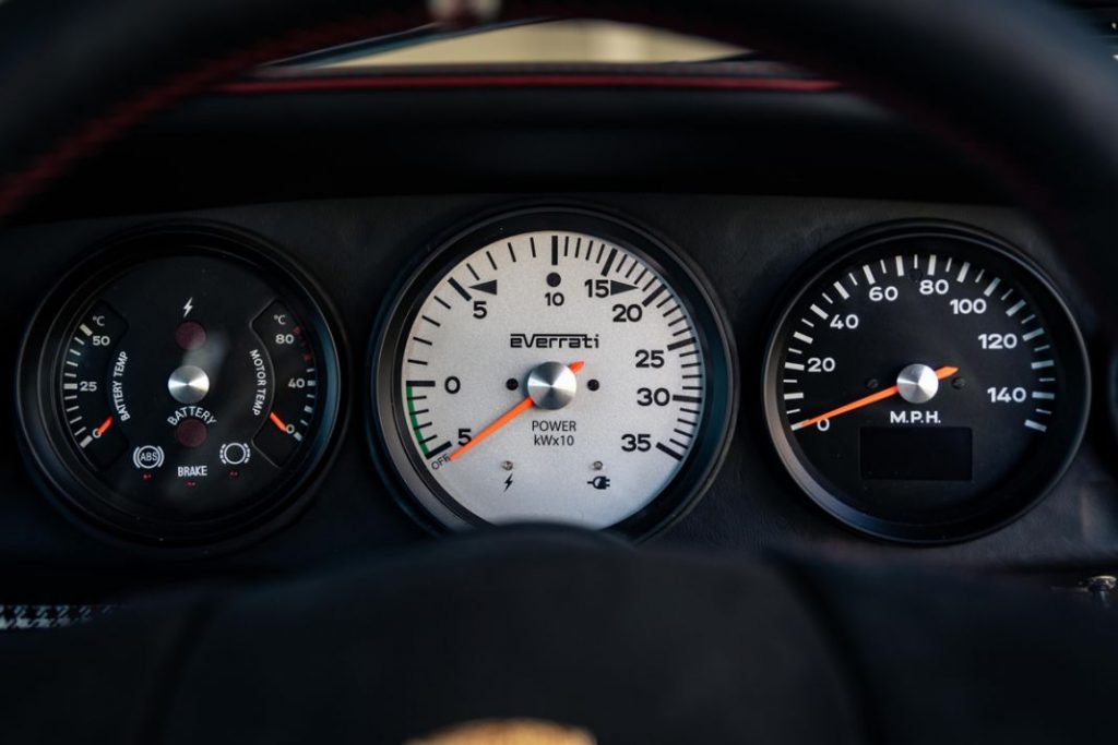 El Porsche 911 (964) podrá seguir teniendo versiones eléctricas gracias a Everrati y Aria 5 Motor16 Porsche 911 964 Gulf Signature Edition4 Motor16