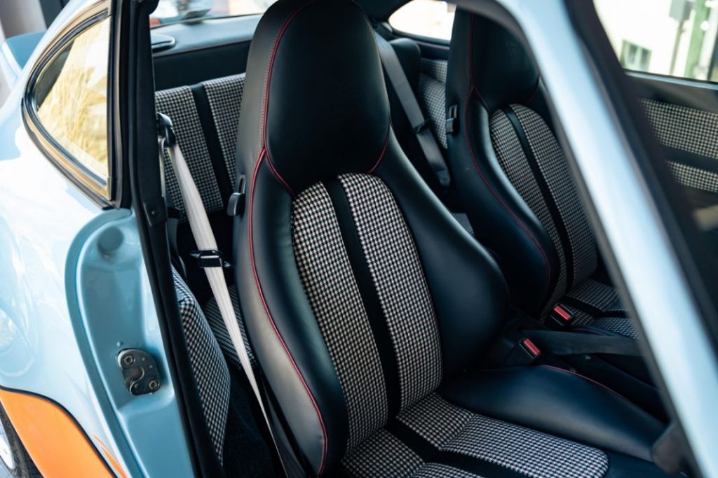 El Porsche 911 (964) podrá seguir teniendo versiones eléctricas gracias a Everrati y Aria 16 Motor16 Porsche 911 964 Gulf Signature Edition9 Motor16