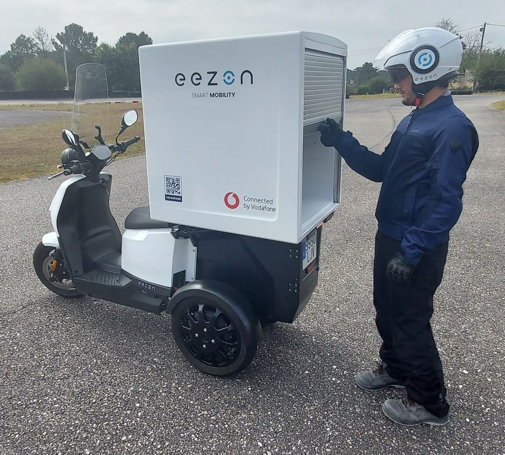 ¿El vehículo ideal de movilidad urbana sostenible para flotas y servicios? 1 Motor16 REM16 VMS eezone3 6 Motor16