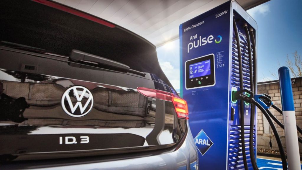 Grupo Volkswagen y BP impulsan estaciones de carga rápida 1 Motor16 REM16 VW BP Cargarapida 02 Motor16