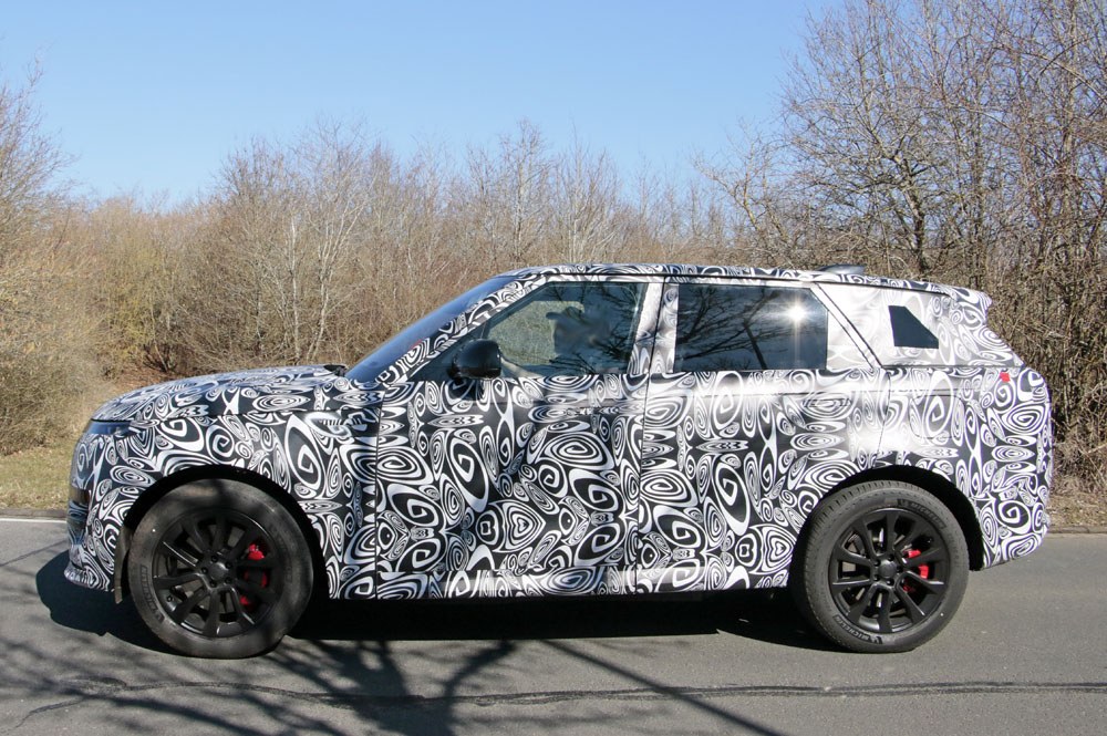 El nuevo Range Rover Sport empieza a desnudarse 7 Motor16 Range Rover Sport PHEV 7 Motor16