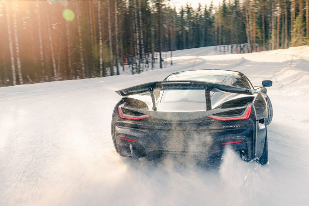 El Rimac Nevera pone a prueba sus 1.940 CV de músculo eléctrico sobre la nieve 9 Motor16 Rimac Nevera Winter Test 6 Motor16