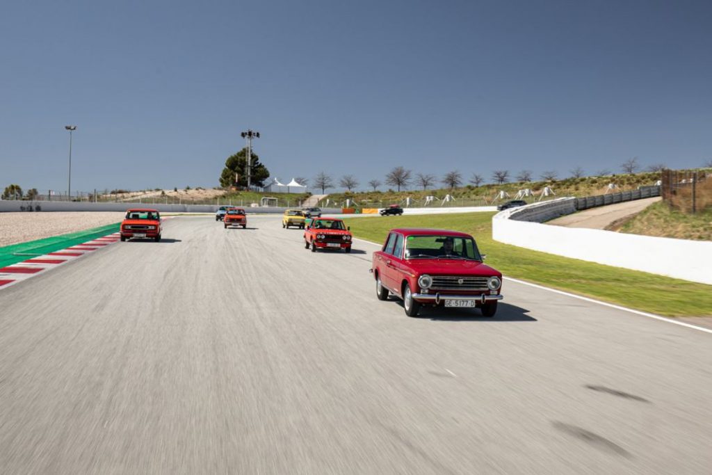 Así celebra Seat el 30 aniversario de Barcelona 1992 2 Motor16 Varios de los vehículos históricos de Seat en el Circuito de Bacerlona-Catalunya