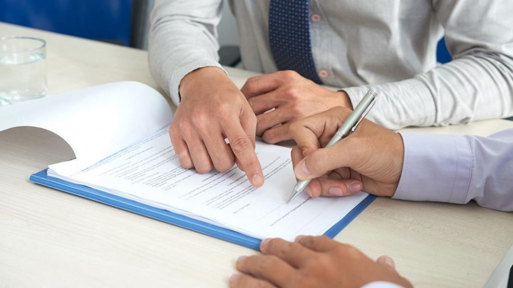 Los problemas a los que te enfrentas por no llevar casco en patinete 6 Motor16 ¿Vale la pena contratar un seguro?