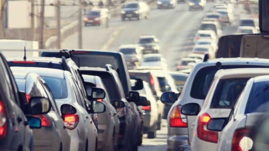 Si quieres hacer una compra inteligente elige un coche que no sea gasolina, diésel o eléctrico 138 Motor16 atasco