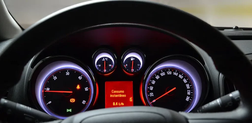 Mantener encendido el auto sin ser necesario gasta combustible