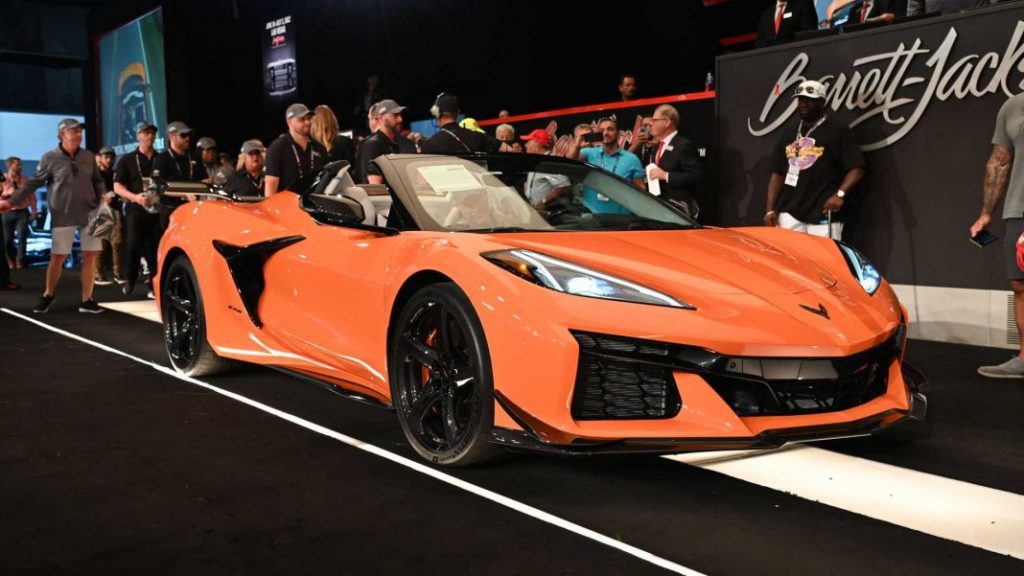 Barrett-Jackson dona este coche valorado en un millón de euros 3 Motor16 first c8 chevrolet corvette z06 convertible Motor16
