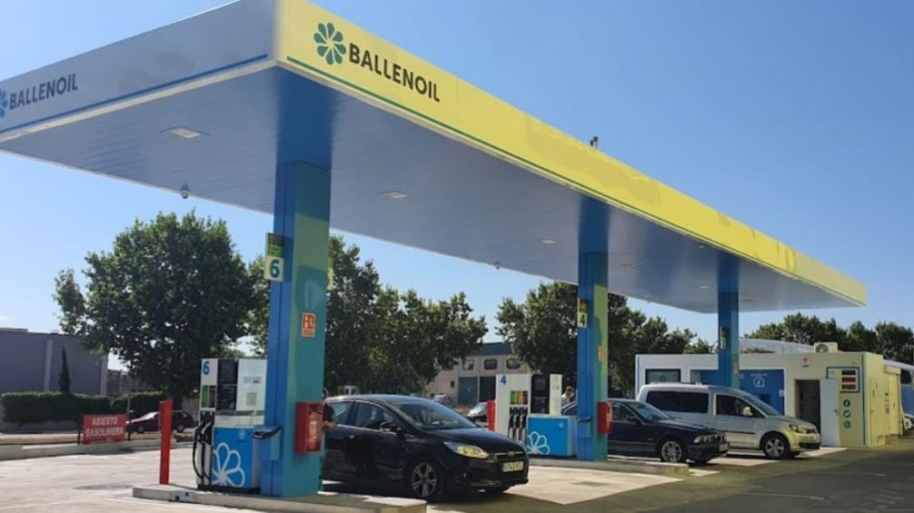 Repsol, BP, Cepsa y Galp llevan 10 años sin reírse de las gasolineras low cost 6 Motor16 gasolineras madrid ballenoil edited Motor16