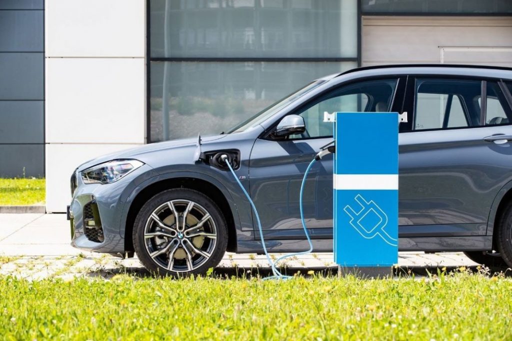 Alemania quiere recortar las ayudas a los coches eléctricos y eliminar las de los PHEV 4 Motor16 Futuro en duda