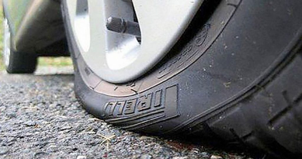 Cómo cambiar los neumáticos sin ir al taller 140 Motor16 1-La seguridad es primordial