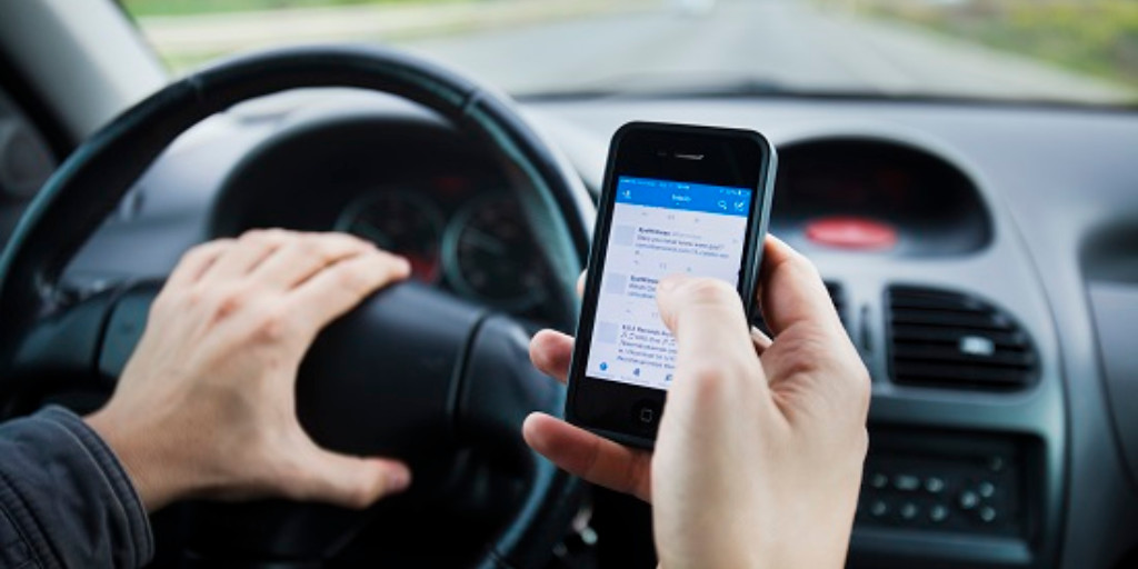 El uso del móvil al volante también ha sido causa de sanción en esta campaña de la DGT.