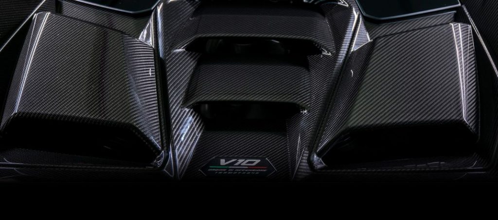 Lamborghini Huracán estrena versión hardcore y light a la vez 1 Motor16 2022 Lamborghini Huracán JV Stradale cubierta motor