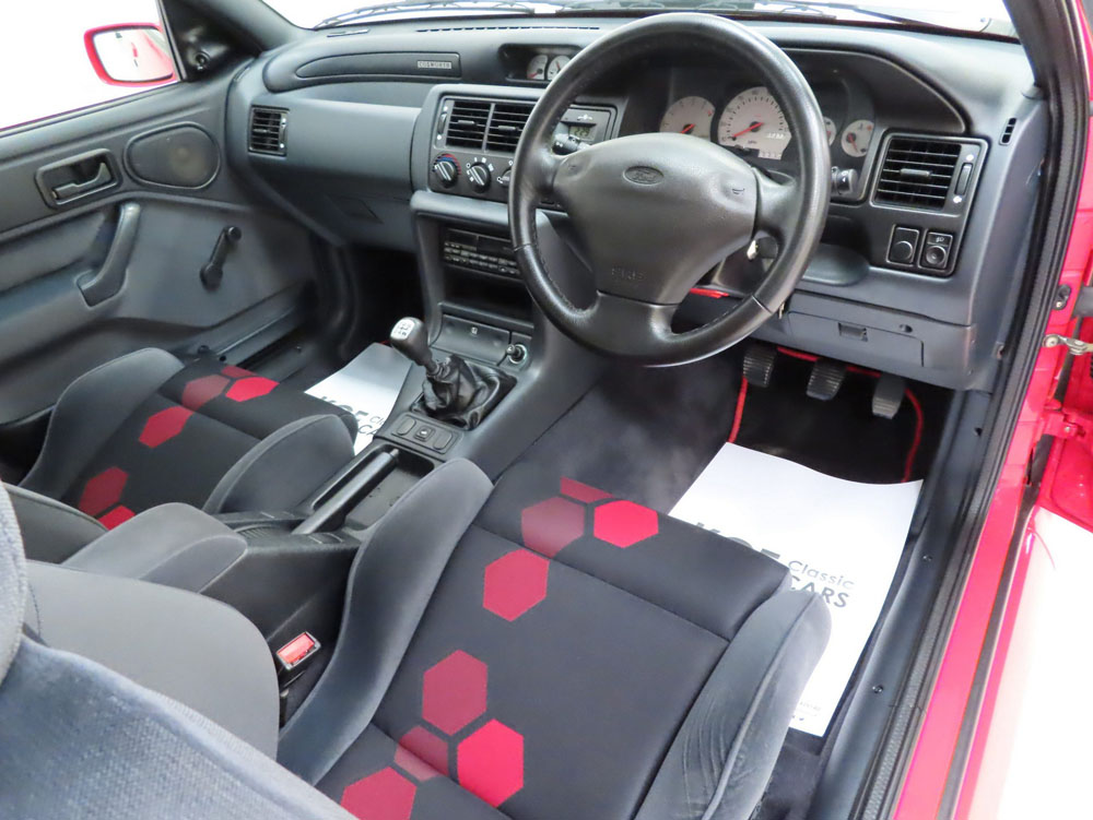 Una fortuna han pagado por este Ford Escort RS Cosworth a estrenar 20 Motor16 1993 Ford Escort RS Cosworth 17 Motor16